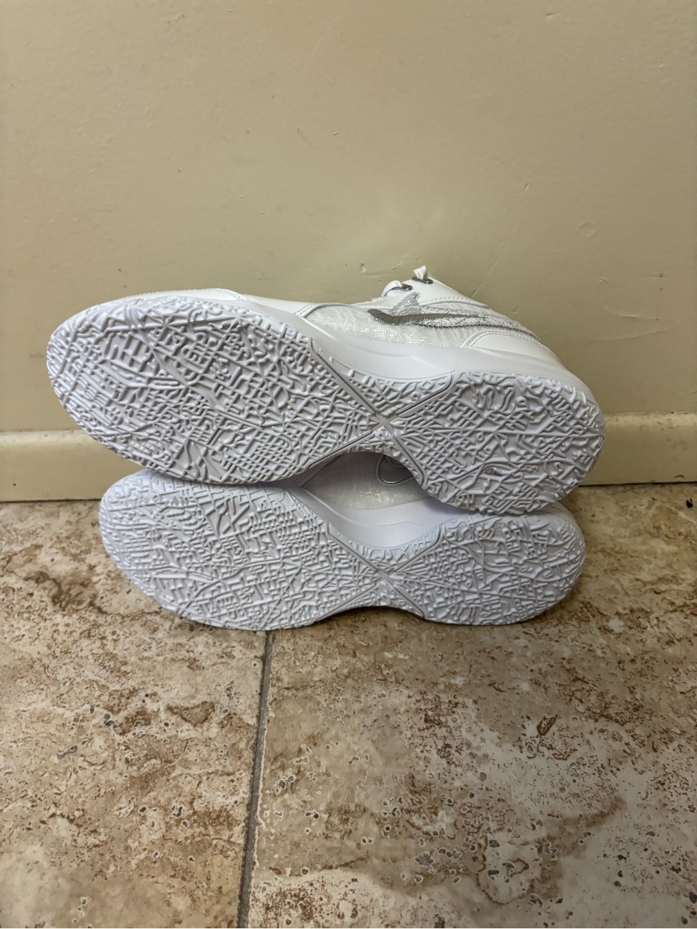 Size 11 - Nike Men's Zoom LeBron NXXT Gen AMPD White Silver FJ1566-102 - Picture 5 of 5